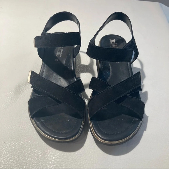 MEPHISTO Sz 41 Velvet Gold Cross Strappy Made  in Portugal Sandals - Picture 2 of 14